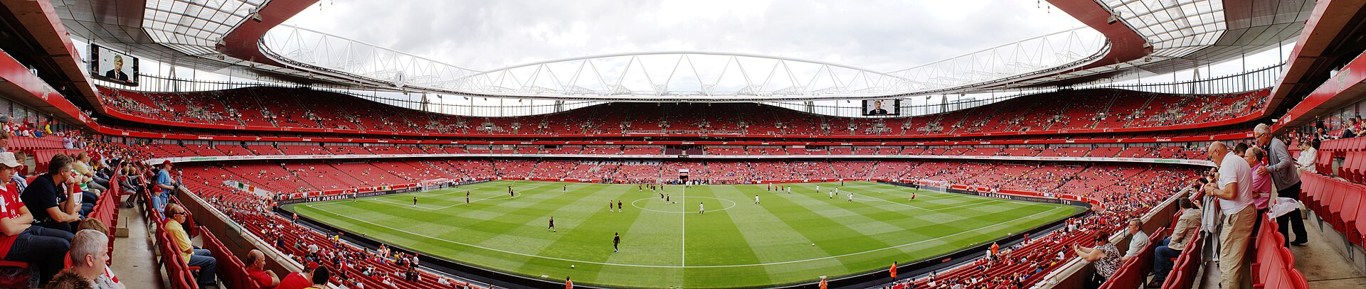 Wnętrze Emirates Stadium — Club Level